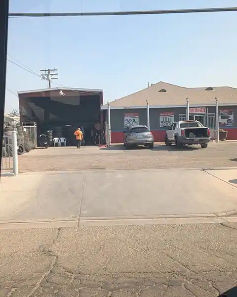 Favela's Tire Shop in Brawley