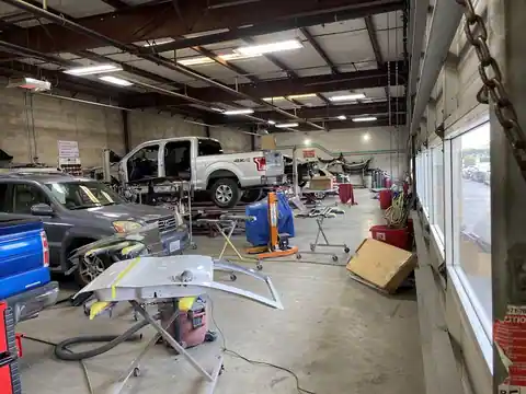 Casey's Auto Body in Brentwood