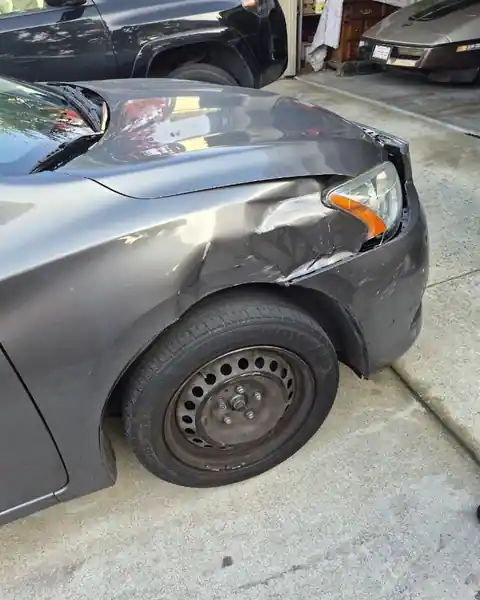 Geno's Auto Body II in Brentwood