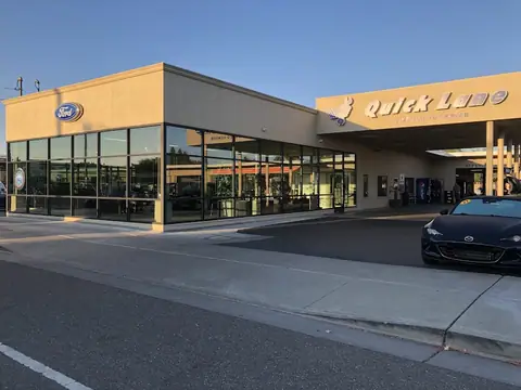 Quick Lane® Tire & Auto Center at Bill Brandt Ford in Brentwood