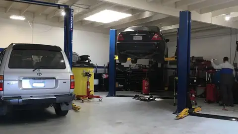 Adna's Automotive Repair in Burlingame