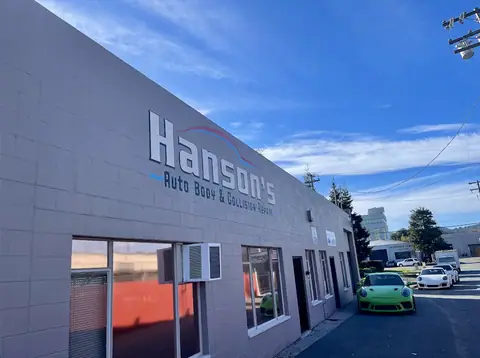 Hanson's Auto Body in Burlingame