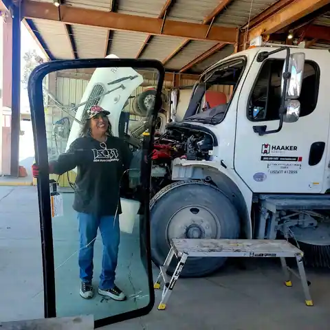 Auto City Windshields Mobile Service in Chula Vista