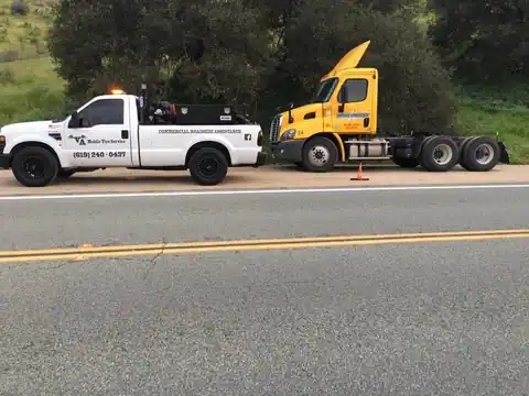 VA MOBILE TIRE SERVICE & ROADSIDE ASSISTANCE TRUCK TIRES in Chula Vista