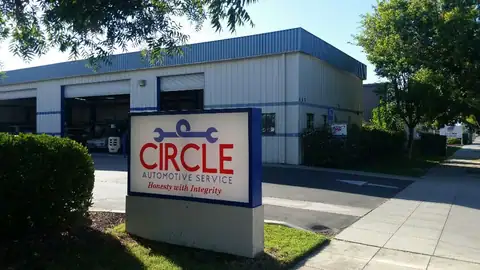 Circle Automotive Service in Clovis