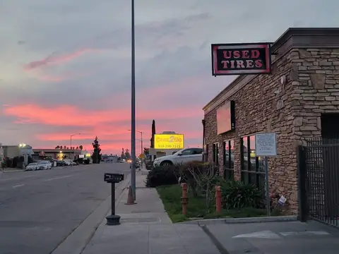 J&J used tires shop in Clovis