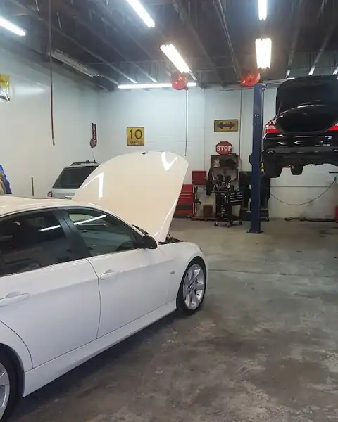 Manns Auto Center in Clovis