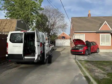MAVI AUTO GLASS in Rio Linda