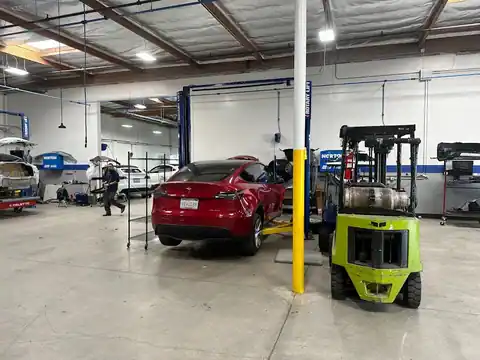 ROEM Auto Body Costa Mesa/Newport Beach in Costa Mesa