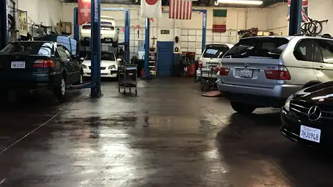 Import World Auto Services in Daly City