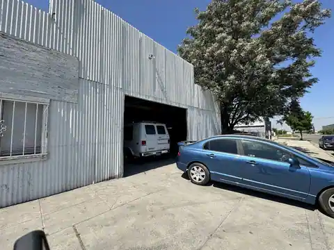 Auto repair in Del Rey, CA