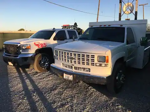 TIRE ZONE AND TOWING in Delano