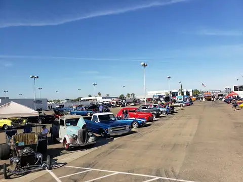 Ed's Custom Collision Center in Dinuba