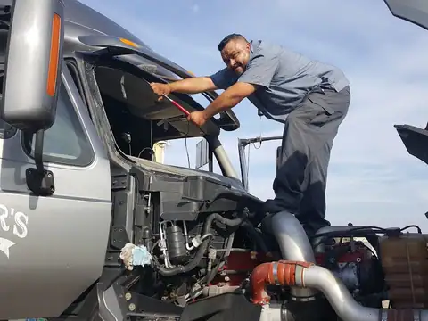 Meza’s Auto & Diésel Repair inc in Dinuba