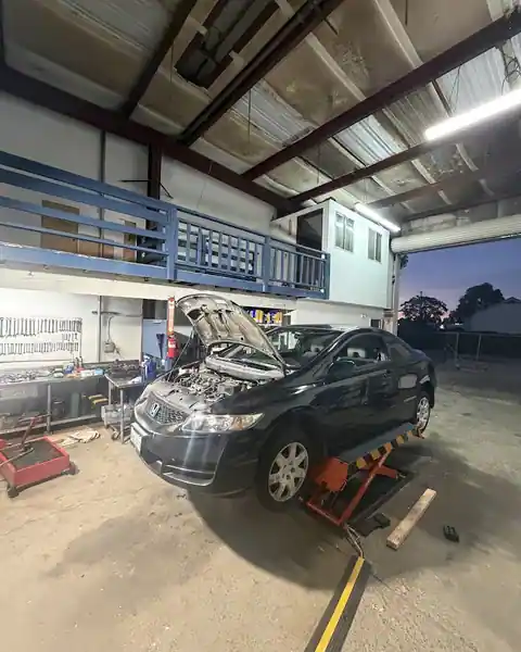 Quick stop oil change in Dixon