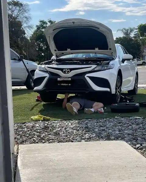 JR Automotive Service LLC in Lafayette