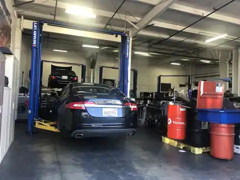 Land Rover Services By Bacchus British in Dublin
