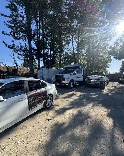 INVICTUS GARAGE CARB CLEAN TRUCK CHECK in East Palo Alto