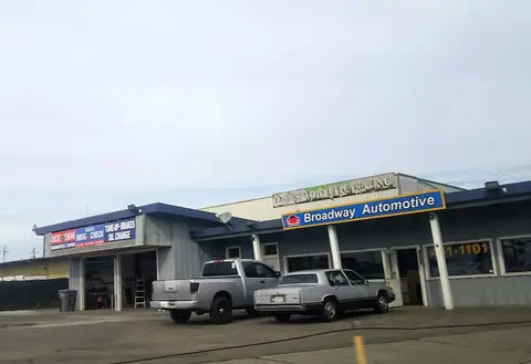Broadway Automotive in Eureka