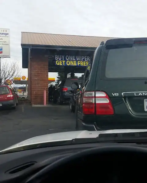 Premier Oil Change in Eureka