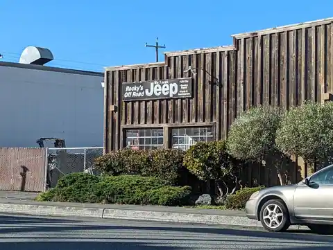 Rockys offroad in Eureka