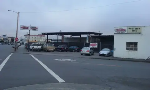 Wayne's Auto Repair in Eureka
