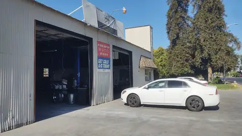 Tubby's Garage in Exeter