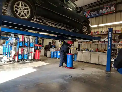 Shelton's Auto Lube in Fortuna