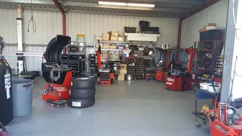 A & C Tire Service in Fowler