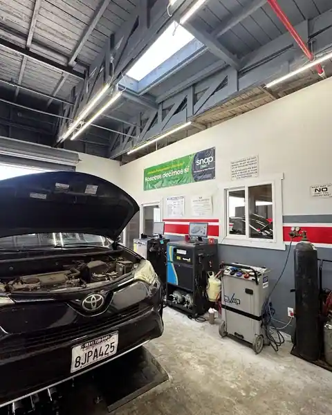 Henry's Auto Repair in Freedom