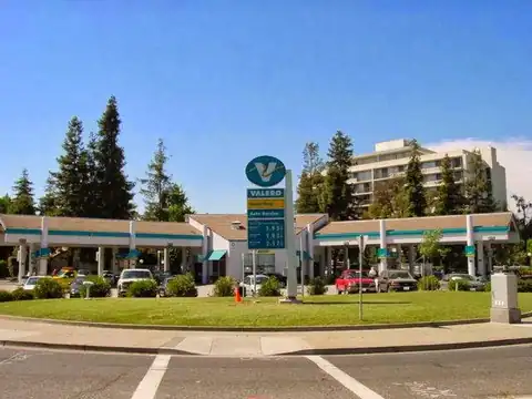 Andy's Valero Service Center in Fremont