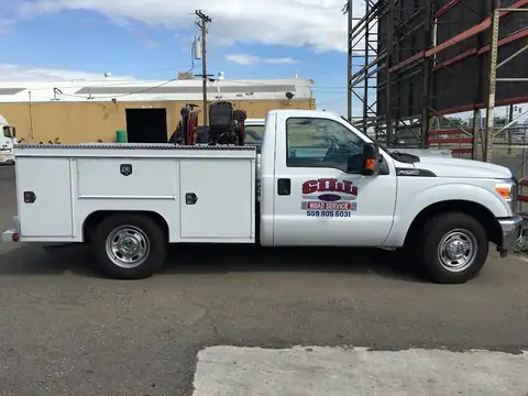 Gill 24 Hr. Road Service in Fresno
