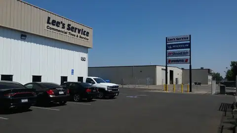 Lee's Service in Fresno