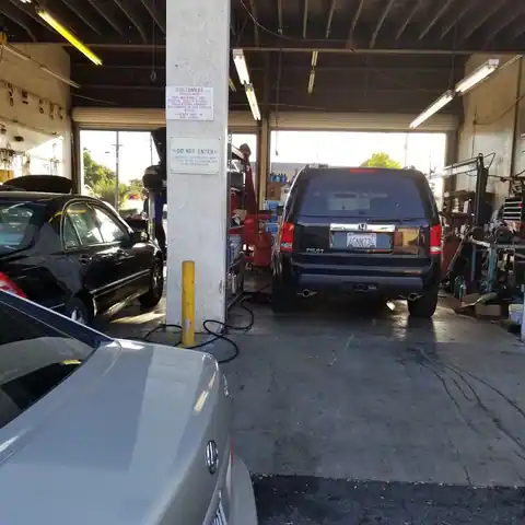J&J Auto Service in Fullerton