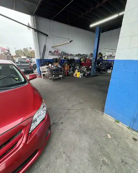 Roy's Auto Repair in Fullerton