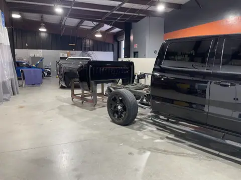 Owen's Autobody in Galt