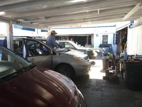 AD Auto Glass in Garden Grove