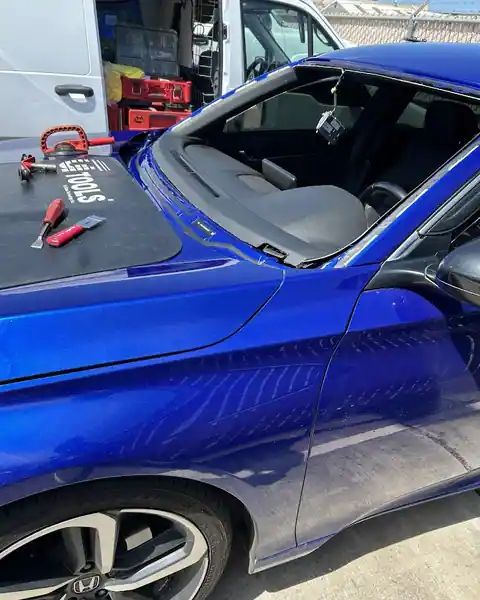 Colima Auto Glass Mobile Service in Gilroy