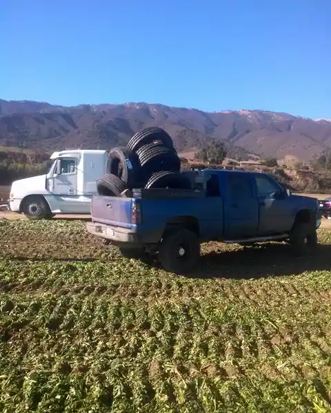 D&J Tire Service in Gonzales