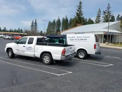 Satellite Auto Glass in Grass Valley