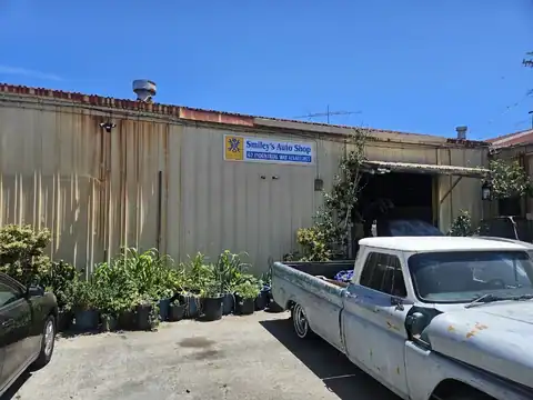 Smileys Auto Shop in Greenbrae