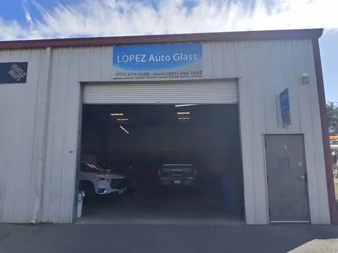 Lopez Auto Glass in Greenfield