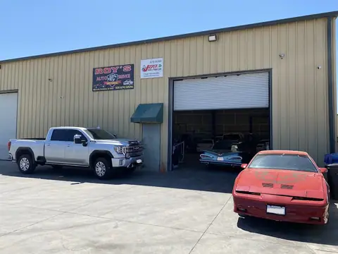 Roy's Auto Service & Tire in Greenfield