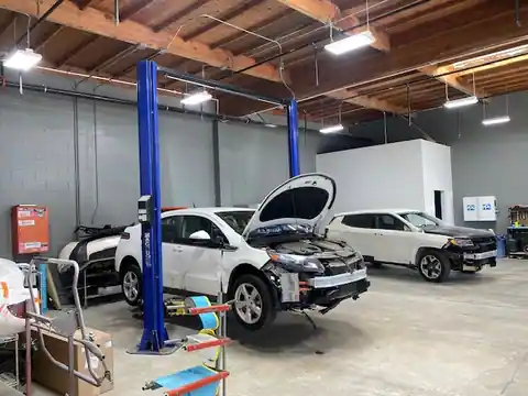 Louie's Kustoms Inc in Grover Beach