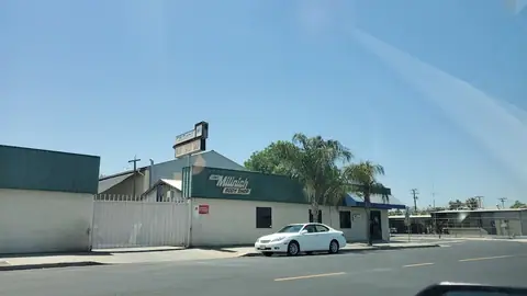 Lewis Milinich Body Shop in Hanford