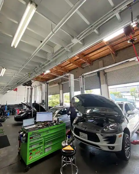Auto repair in Huntington Beach, CA
