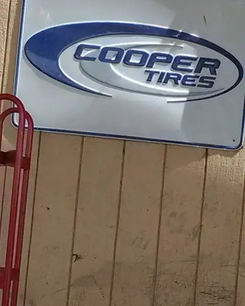 Wally's Tire & Wheel in Kerman