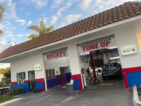 Quik lube & Oil Mobil 1 in La Habra