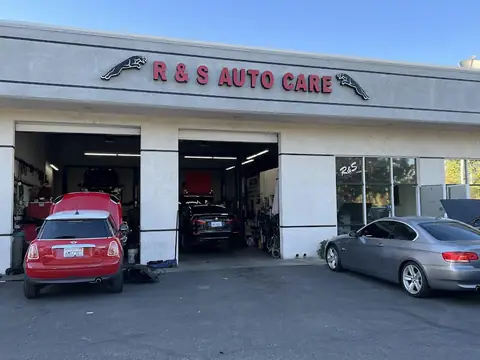 R & S Auto Care in Lake Forest