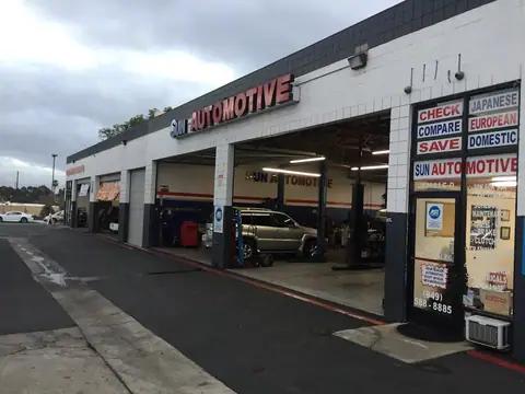 Sun Automotive in Lake Forest